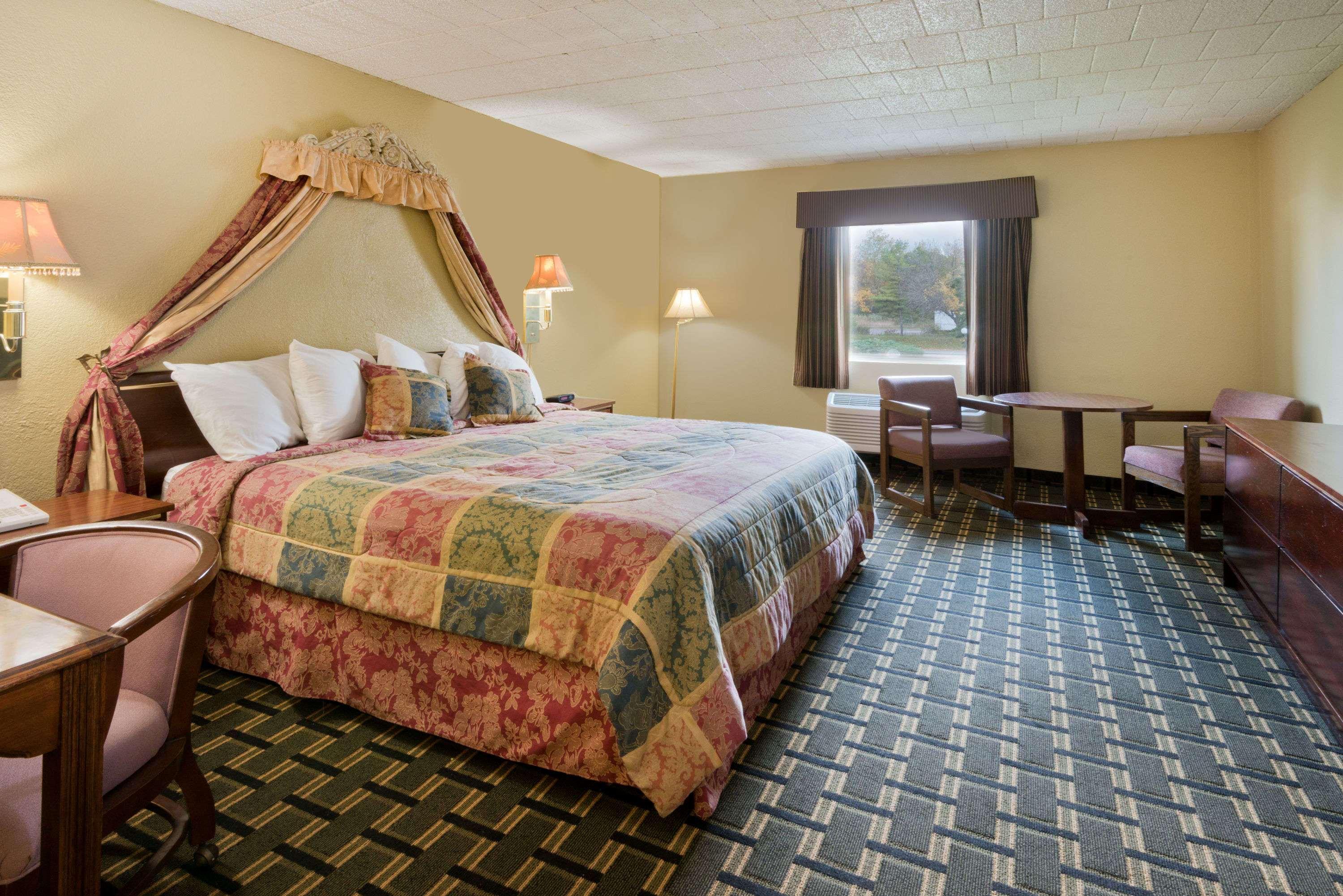 Days Inn By Wyndham Batavia Darien Lake Theme Park Exterior foto