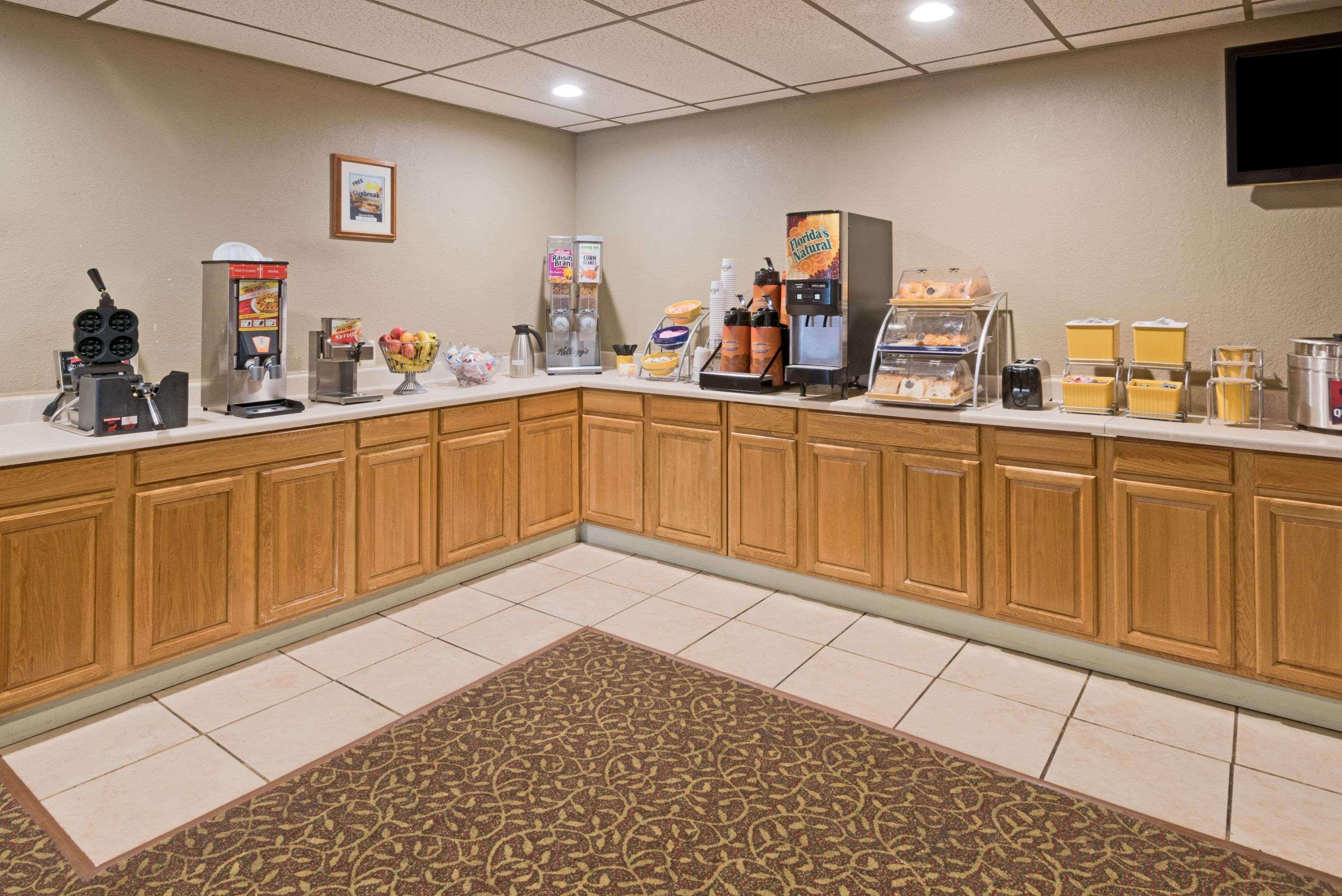 Days Inn By Wyndham Batavia Darien Lake Theme Park Exterior foto