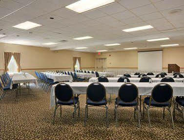 Days Inn By Wyndham Batavia Darien Lake Theme Park Exterior foto
